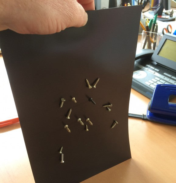 Magnetmatte 200 x 200mm Arbeitsmatte Magnetisch Magnetfolie Pad für Reparaturen an Smartphone, Tablet ect.